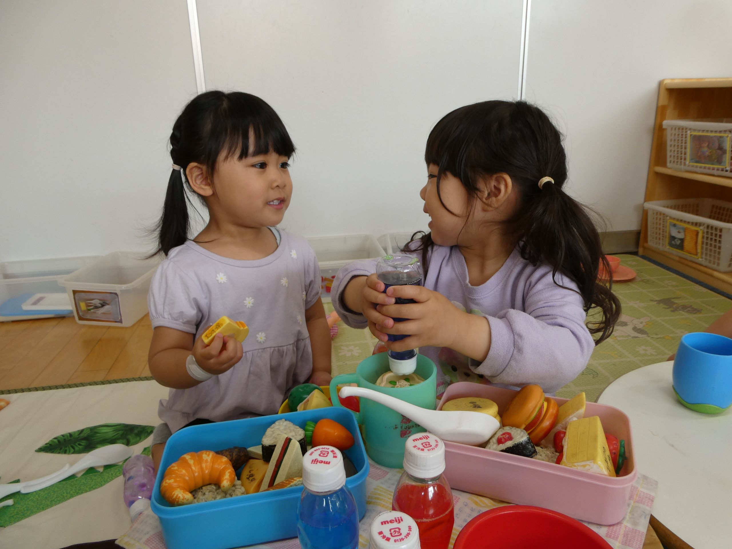 ☆好きな遊びをみ~つけた!~室内遊び~ つきぐみ(2歳児)☆