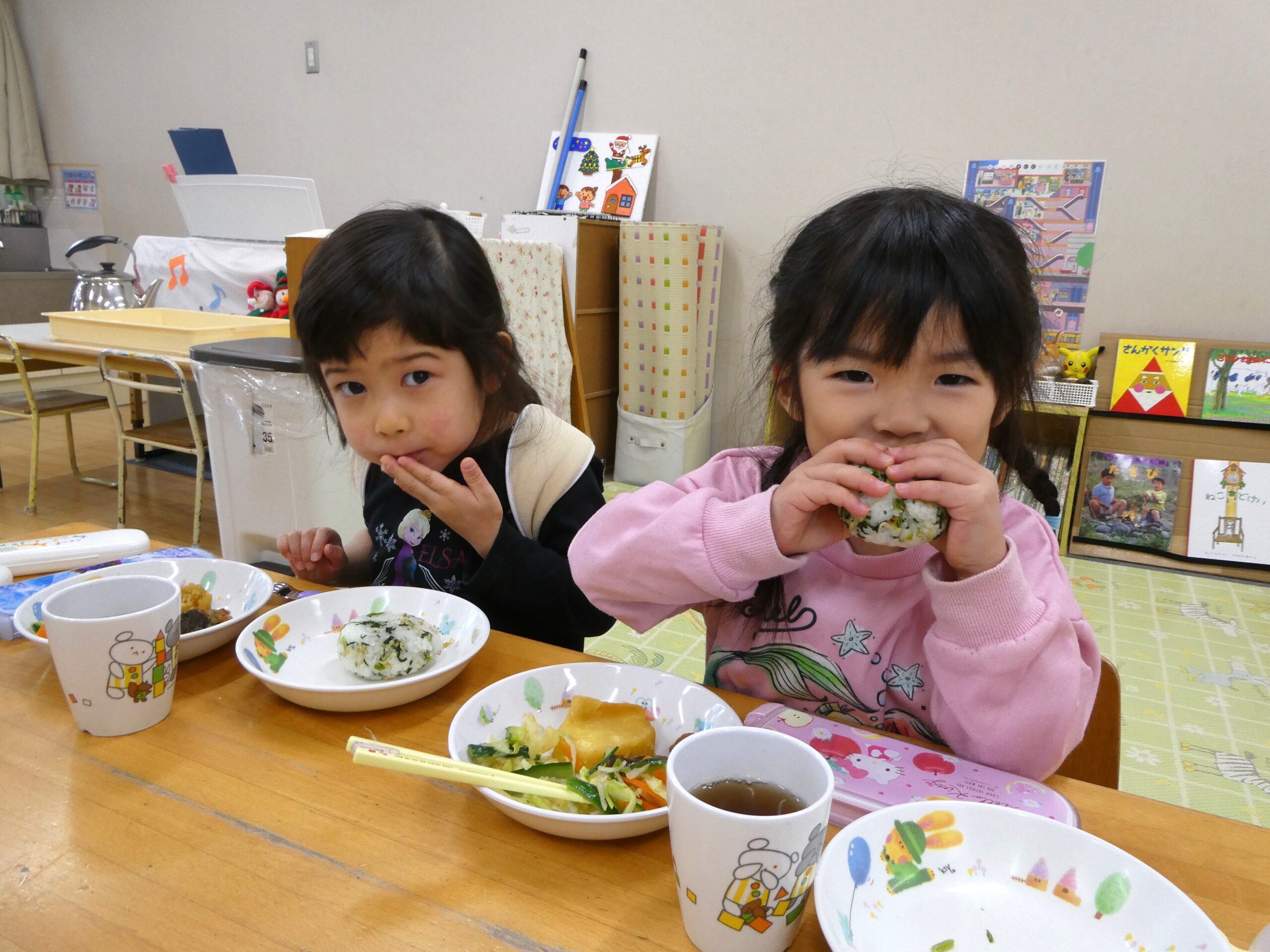 おにぎり　ぎゅっぎゅ（にじぐみレッド３歳児）