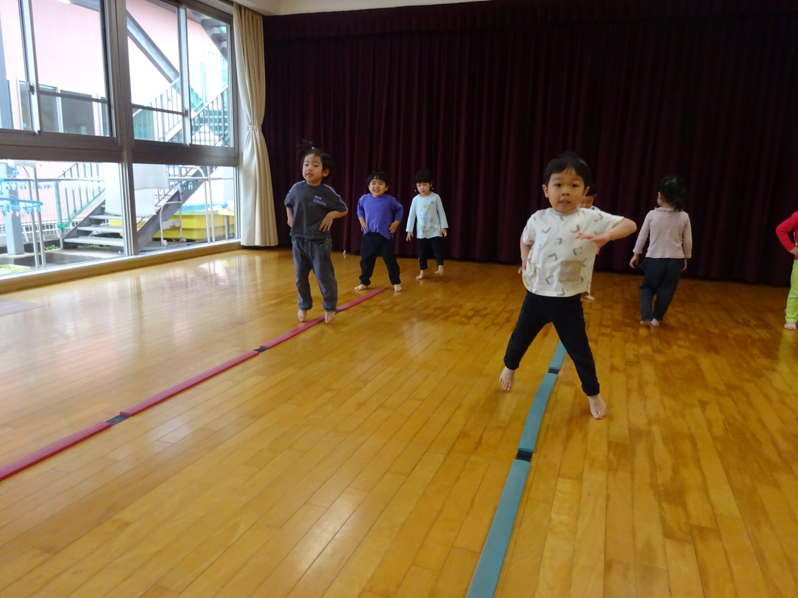 「５，６せーの！」リズムジャンプ♪ほしぐみハート(４歳児）